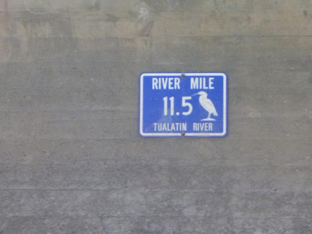 Example of mileage marker signs on the Tualatin River – 11.5 Tualatin River